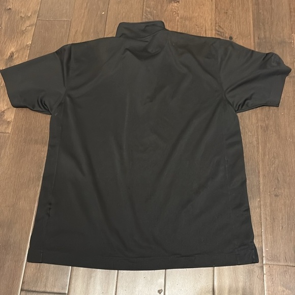 Cutter Buck- men’s XL- black colour & Dry tec, moisture wicking, breathable - Picture 6 of 6